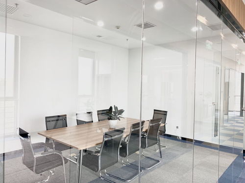 亦莊方正戶型，家具齊全臨近地鐵，辦公樓與化妝品租賃服務詳解